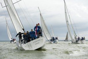 Een dagtocht jacht zeilen met collega's vanuit Lelystad