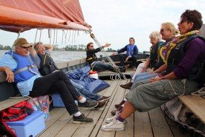 Een middag zeilen met het gezin in een zeilpraam op de Friese meren